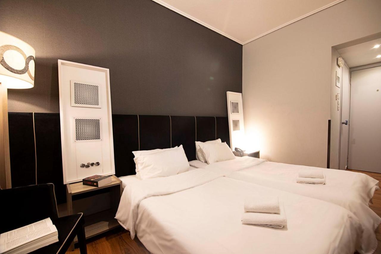 Galaxy Hotel Атина Екстериор снимка