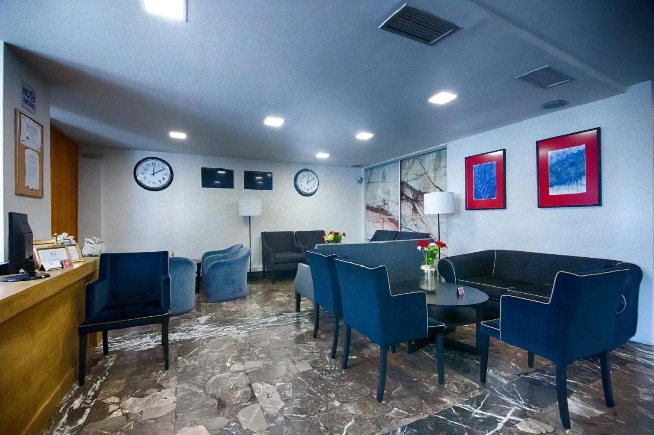 Galaxy Hotel Атина Екстериор снимка