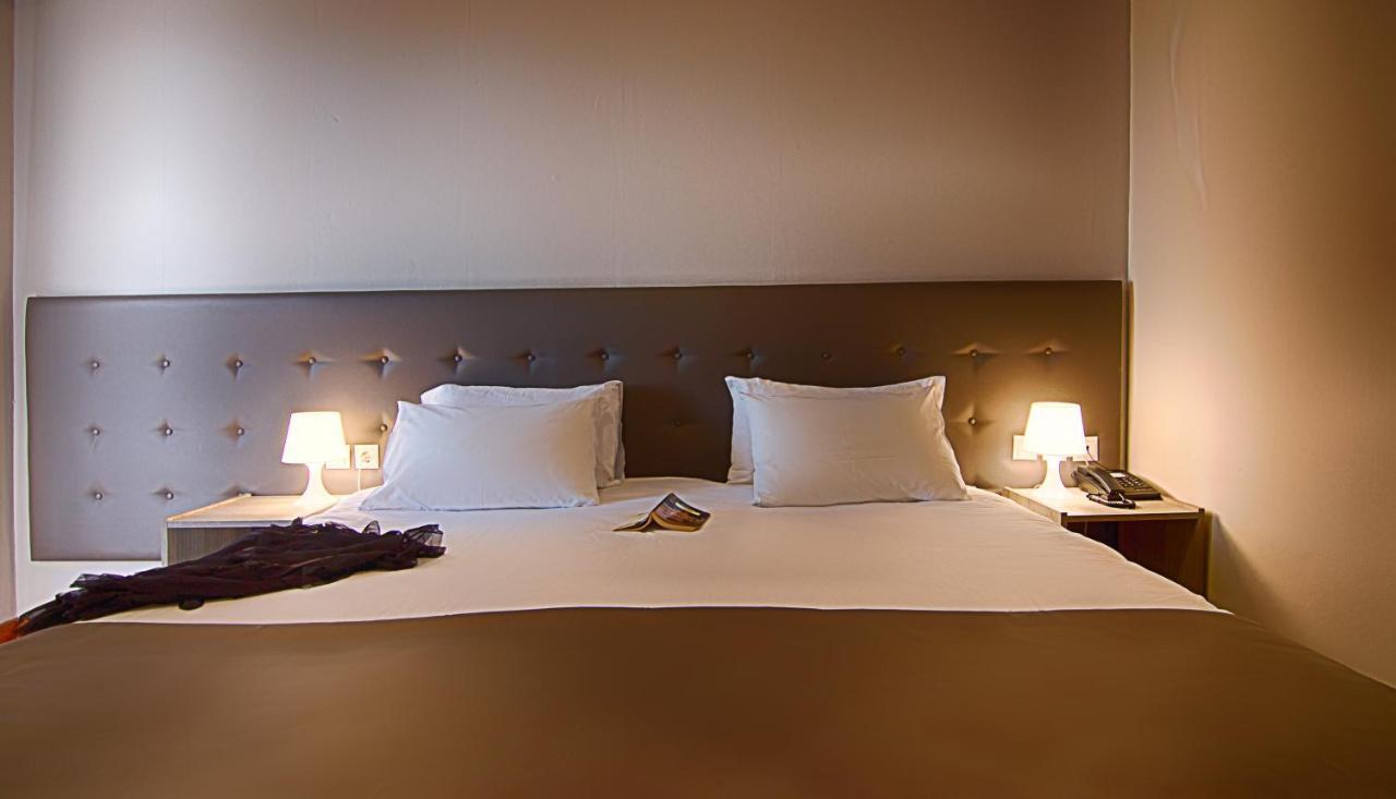 Galaxy Hotel Атина Екстериор снимка